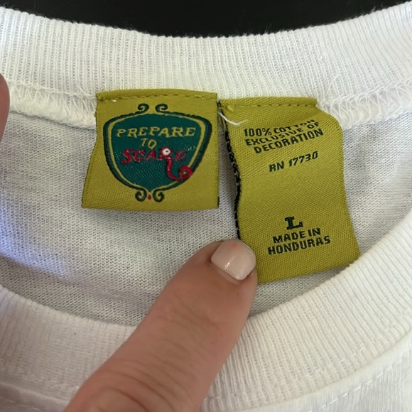 Prepare to Scare beaded cat face tshirt NWT Large. - Picture 2 of 2